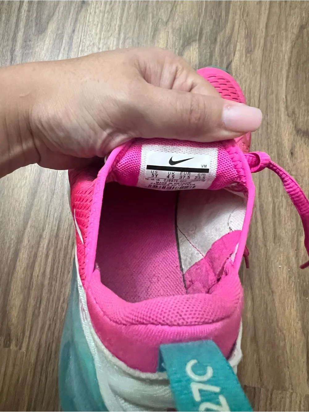 Nike lightweight women’s